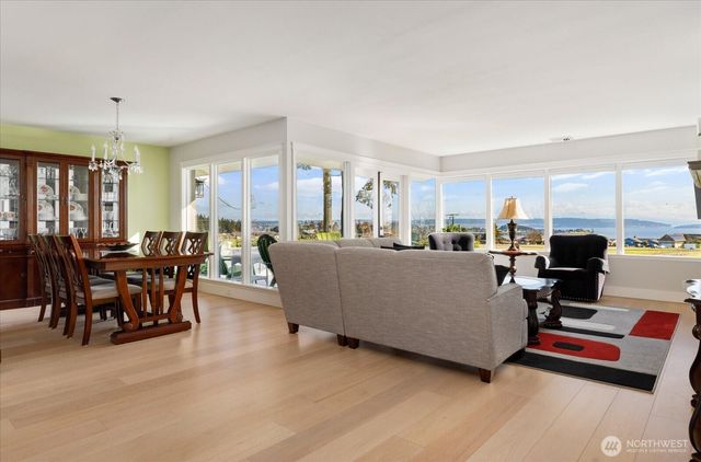 1387 Scenic Heights Road, Oak Harbor, WA 98277