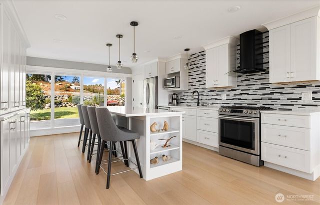 1387 Scenic Heights Road, Oak Harbor, WA 98277