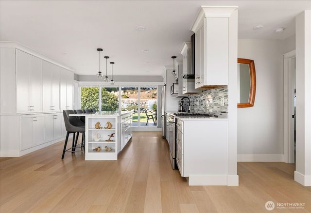 1387 Scenic Heights Road, Oak Harbor, WA 98277