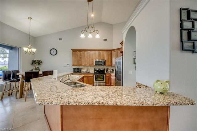2805 SW 38th ST, Cape Coral, FL 33914