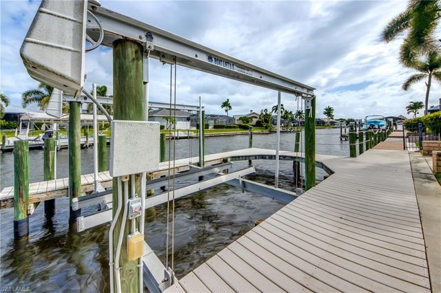 2805 SW 38th ST, Cape Coral, FL 33914