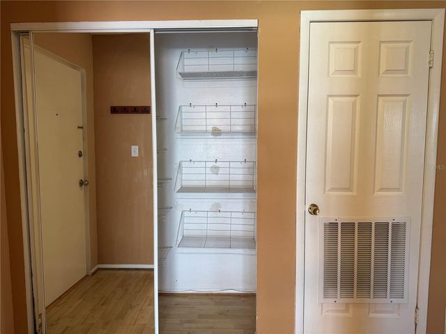 8542 10TH STREET N C, St Petersburg, FL 33702
