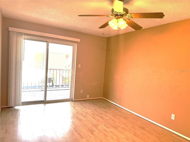 8542 10TH STREET N C, St Petersburg, FL 33702