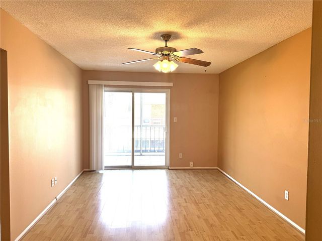 8542 10TH STREET N C, St Petersburg, FL 33702