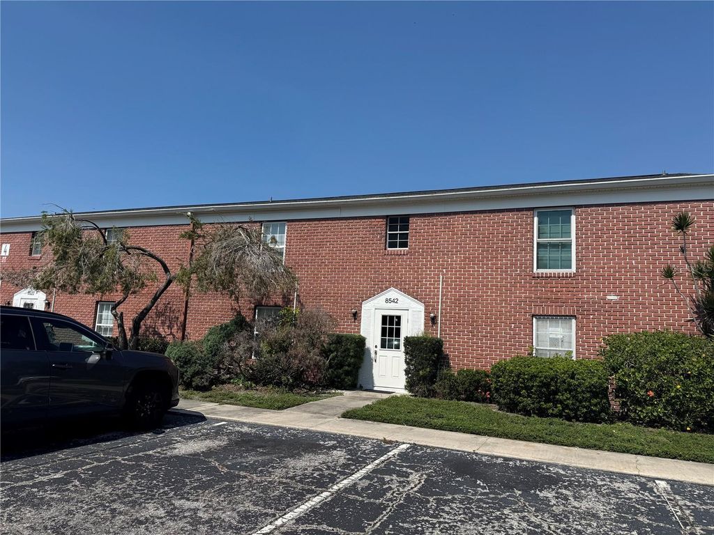 8542 10TH STREET N C, St Petersburg, FL 33702