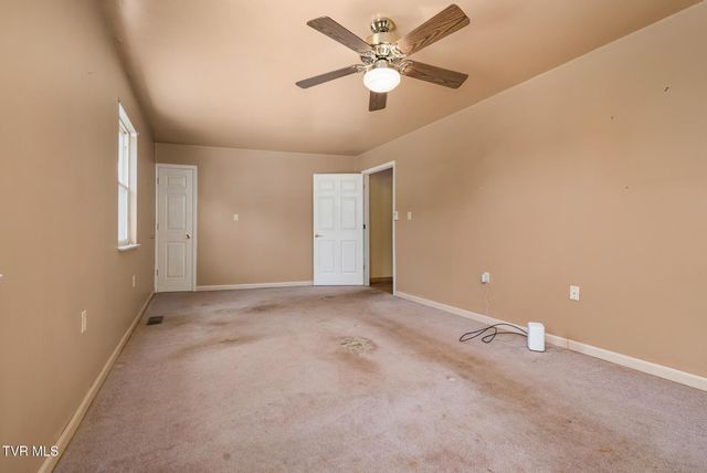 10590 Oak Grove Road, Bristol, VA 24202