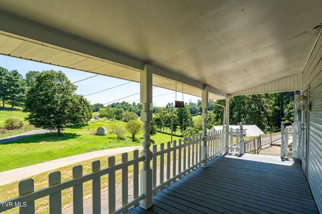 10590 Oak Grove Road, Bristol, VA 24202