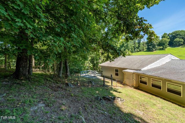 10590 Oak Grove Road, Bristol, VA 24202