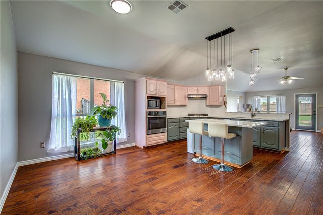 2744 Stoney Hollow Lane, Rockwall, TX 75087