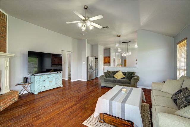 2744 Stoney Hollow Lane, Rockwall, TX 75087
