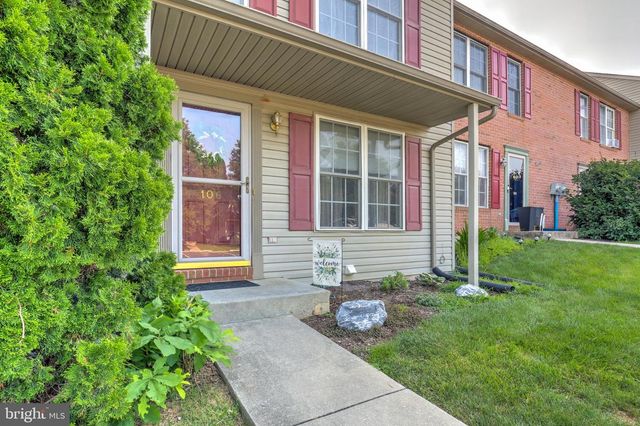 106 BATTENS CIR, Leola, PA 17540