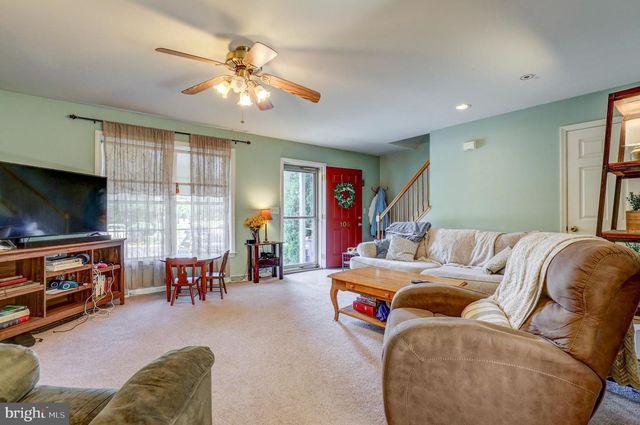 106 BATTENS CIR, Leola, PA 17540