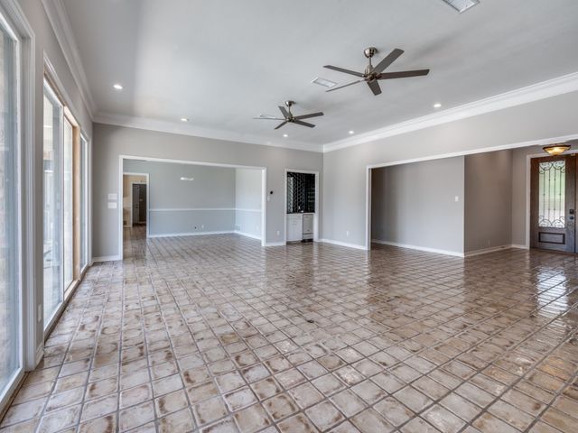 848 S Havenwood Lane S, Fort Worth, TX 76112