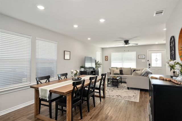 128 Crestwood Drive, Mabank, TX 75156