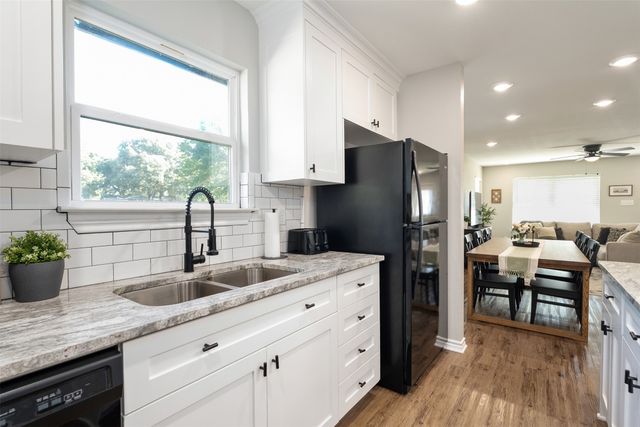 128 Crestwood Drive, Mabank, TX 75156