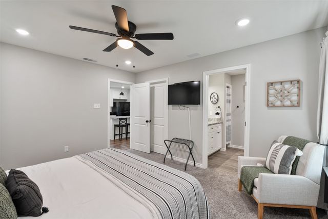 128 Crestwood Drive, Mabank, TX 75156