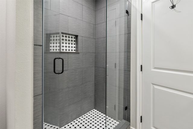 128 Crestwood Drive, Mabank, TX 75156