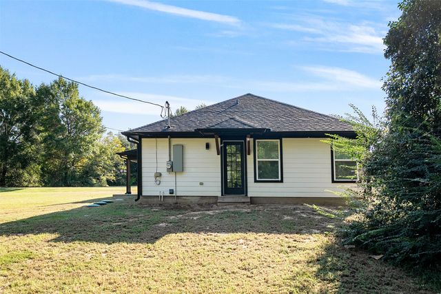 128 Crestwood Drive, Mabank, TX 75156
