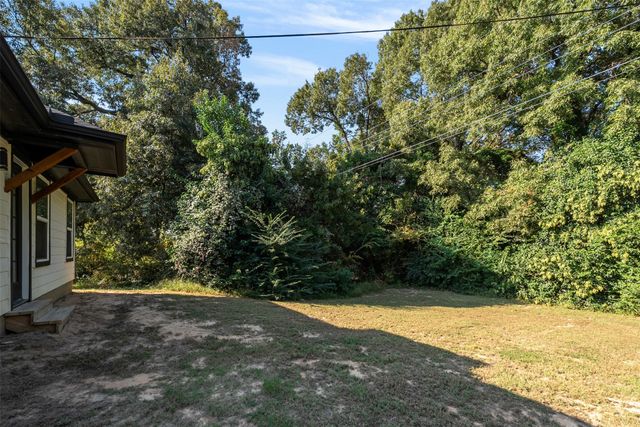 128 Crestwood Drive, Mabank, TX 75156