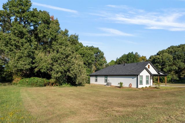 128 Crestwood Drive, Mabank, TX 75156