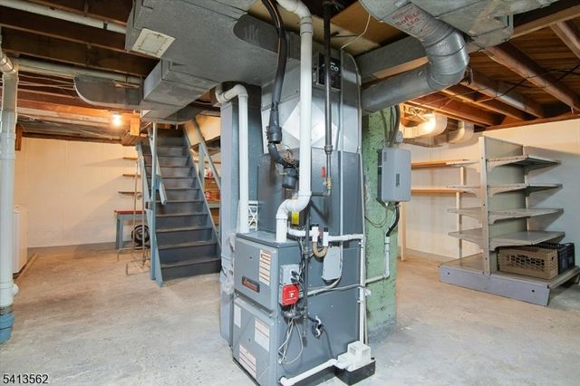 12 Mill St, Elmwood Park Boro, NJ 07407