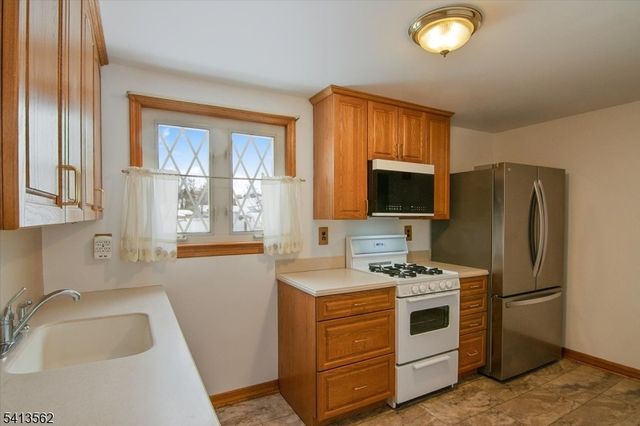 12 Mill St, Elmwood Park Boro, NJ 07407