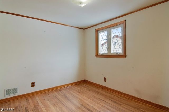 12 Mill St, Elmwood Park Boro, NJ 07407