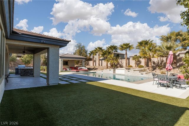 10320 Mystic Ledge Court, Las Vegas, NV 89149