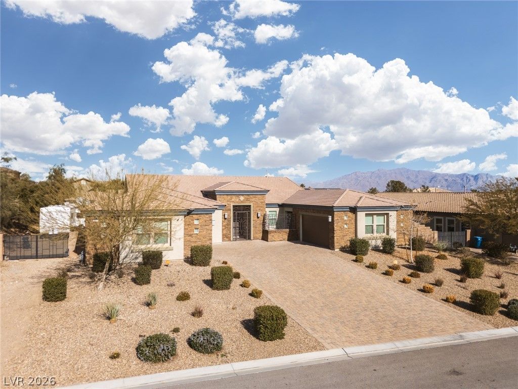 10320 Mystic Ledge Court, Las Vegas, NV 89149
