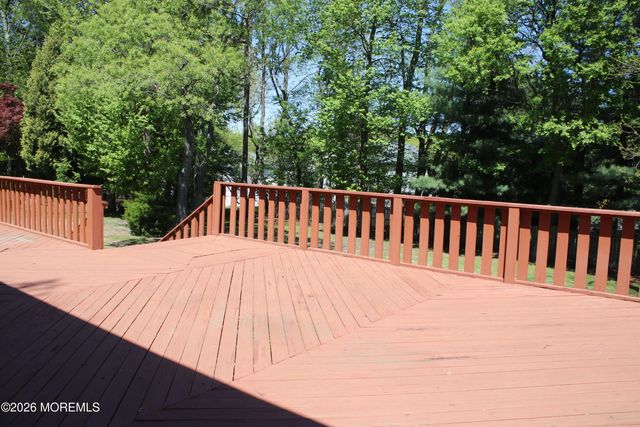4 Vista Drive, Morganville, NJ 07751