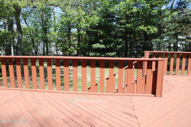 4 Vista Drive, Morganville, NJ 07751