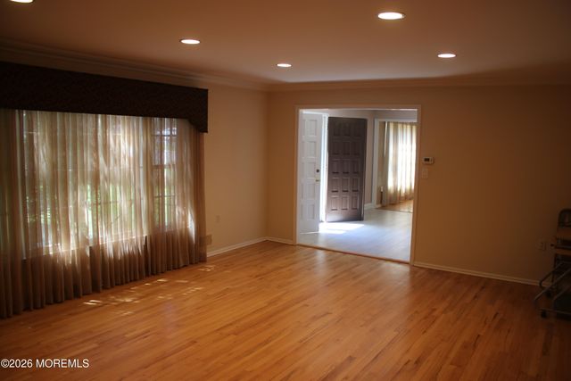 4 Vista Drive, Morganville, NJ 07751