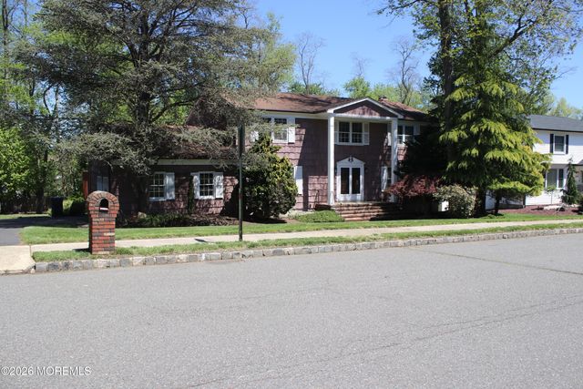 4 Vista Drive, Morganville, NJ 07751