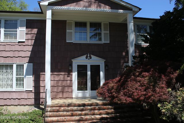 4 Vista Drive, Morganville, NJ 07751