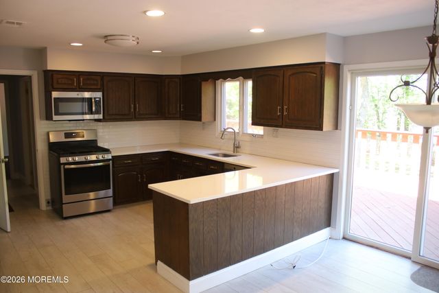 4 Vista Drive, Morganville, NJ 07751