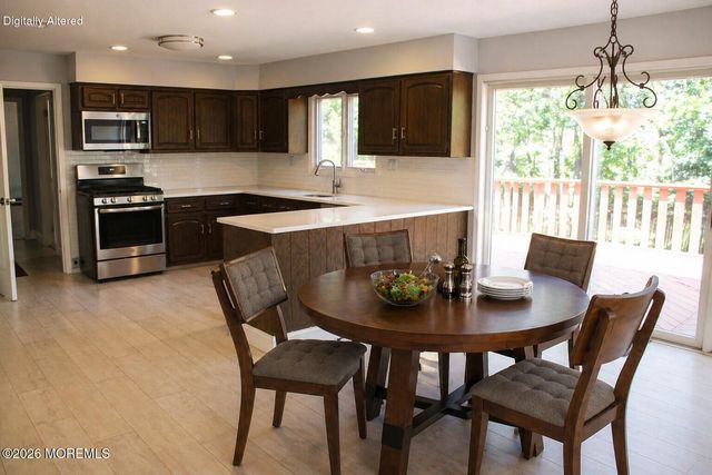 4 Vista Drive, Morganville, NJ 07751