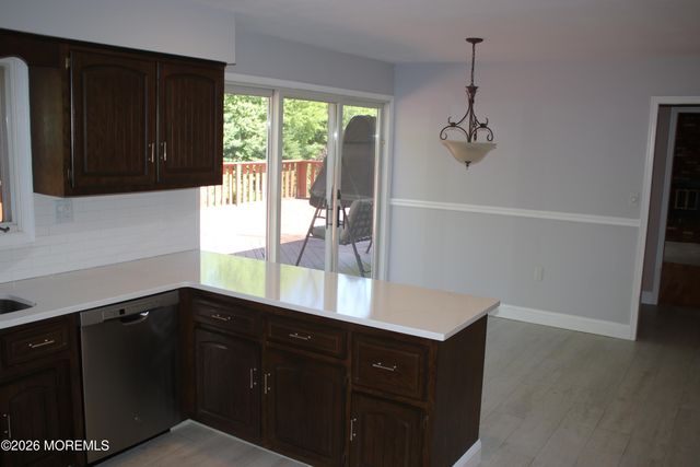 4 Vista Drive, Morganville, NJ 07751