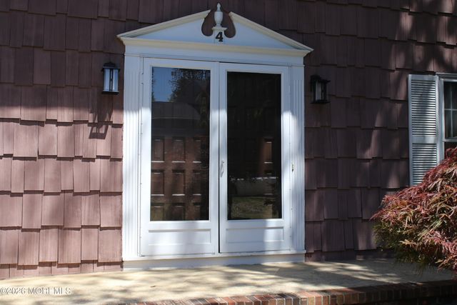 4 Vista Drive, Morganville, NJ 07751