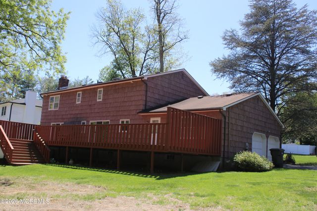 4 Vista Drive, Morganville, NJ 07751