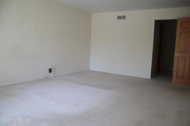 4 Vista Drive, Morganville, NJ 07751