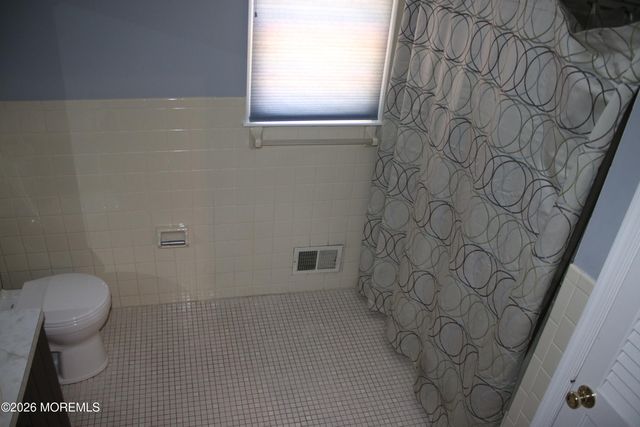 4 Vista Drive, Morganville, NJ 07751