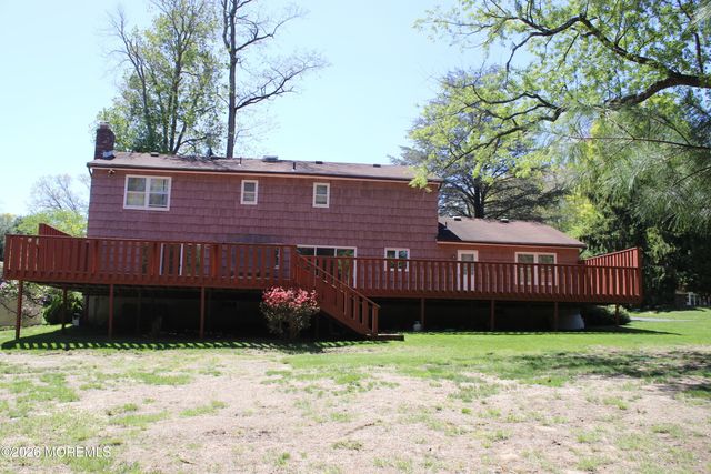 4 Vista Drive, Morganville, NJ 07751