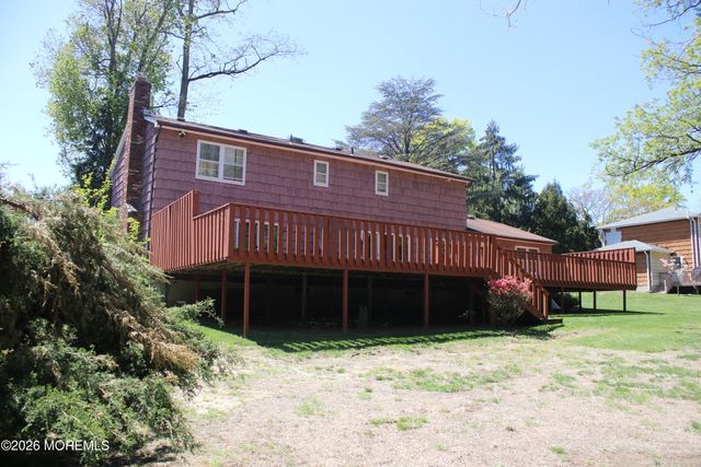 4 Vista Drive, Morganville, NJ 07751