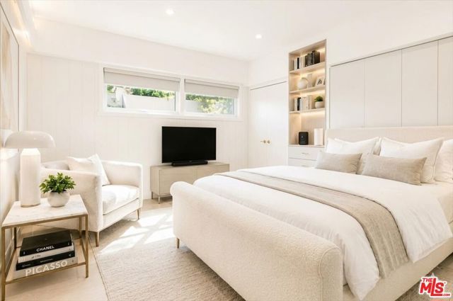 1423 Roscomare Road, Los Angeles, CA 90077