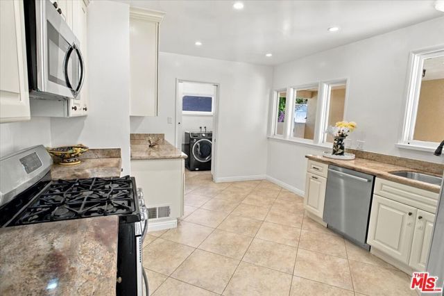 1423 Roscomare Road, Los Angeles, CA 90077