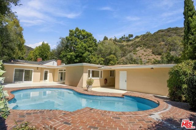 1423 Roscomare Road, Los Angeles, CA 90077