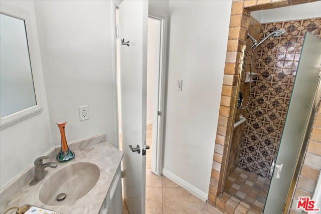 1423 Roscomare Road, Los Angeles, CA 90077