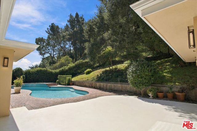 1423 Roscomare Road, Los Angeles, CA 90077