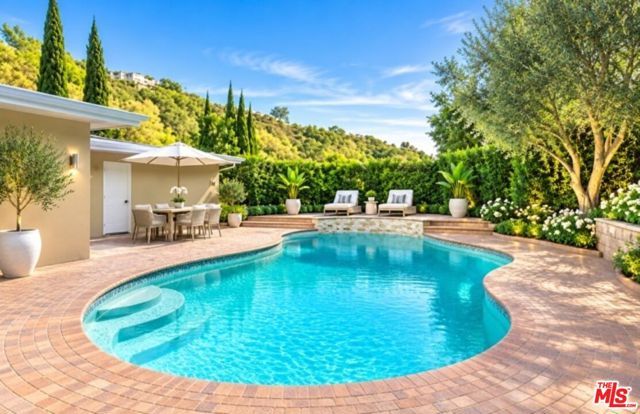 1423 Roscomare Road, Los Angeles, CA 90077