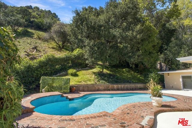 1423 Roscomare Road, Los Angeles, CA 90077